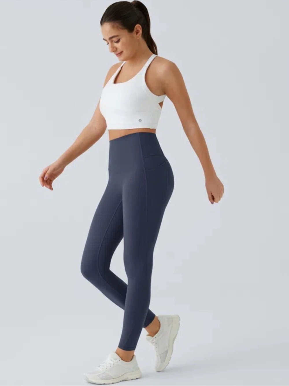 Halara women’s Navy Active Leggings with pockets shapeware